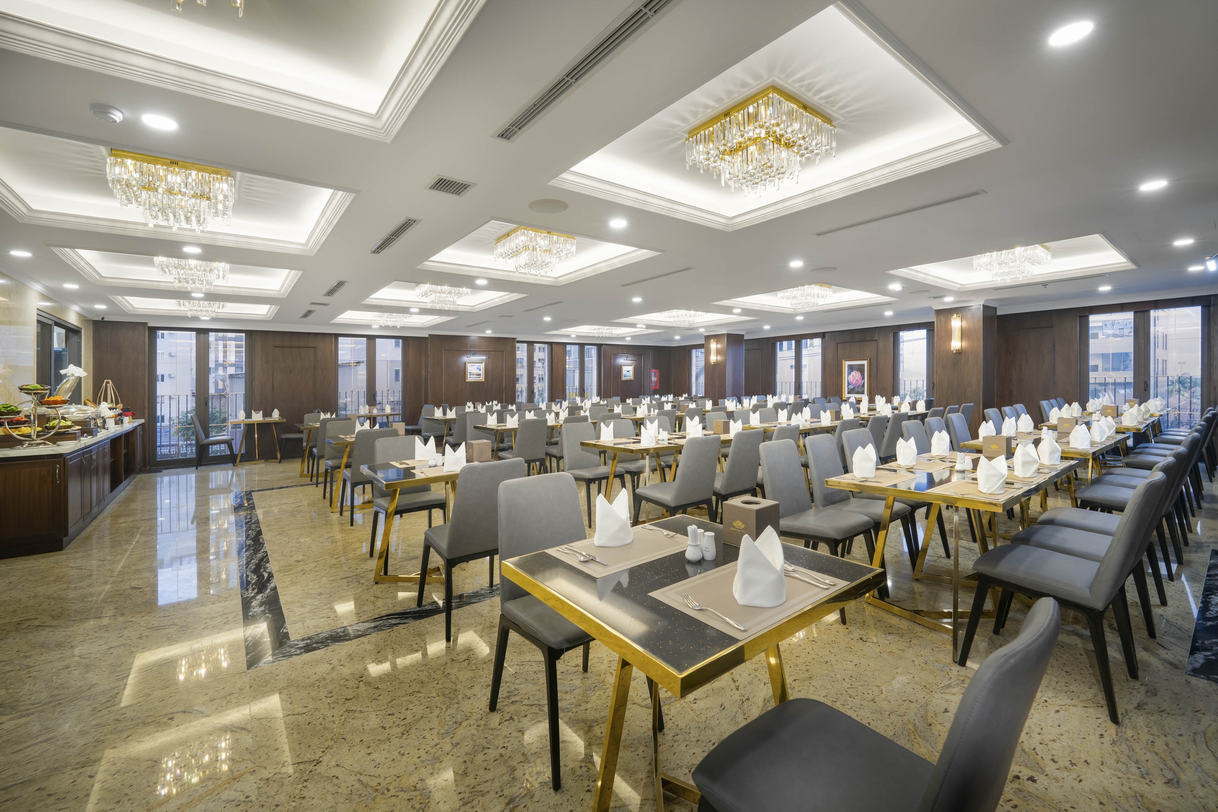 Golden Lotus Luxury Hotel