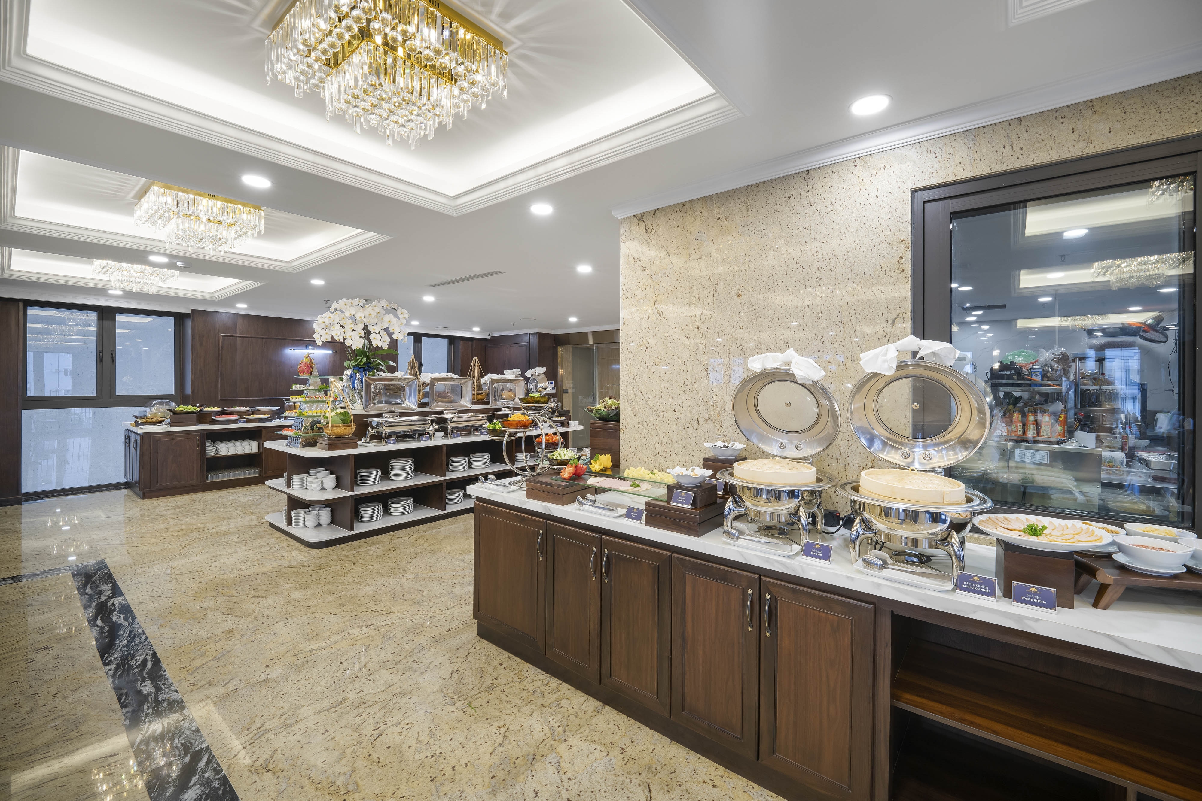 Golden Lotus Luxury Hotel