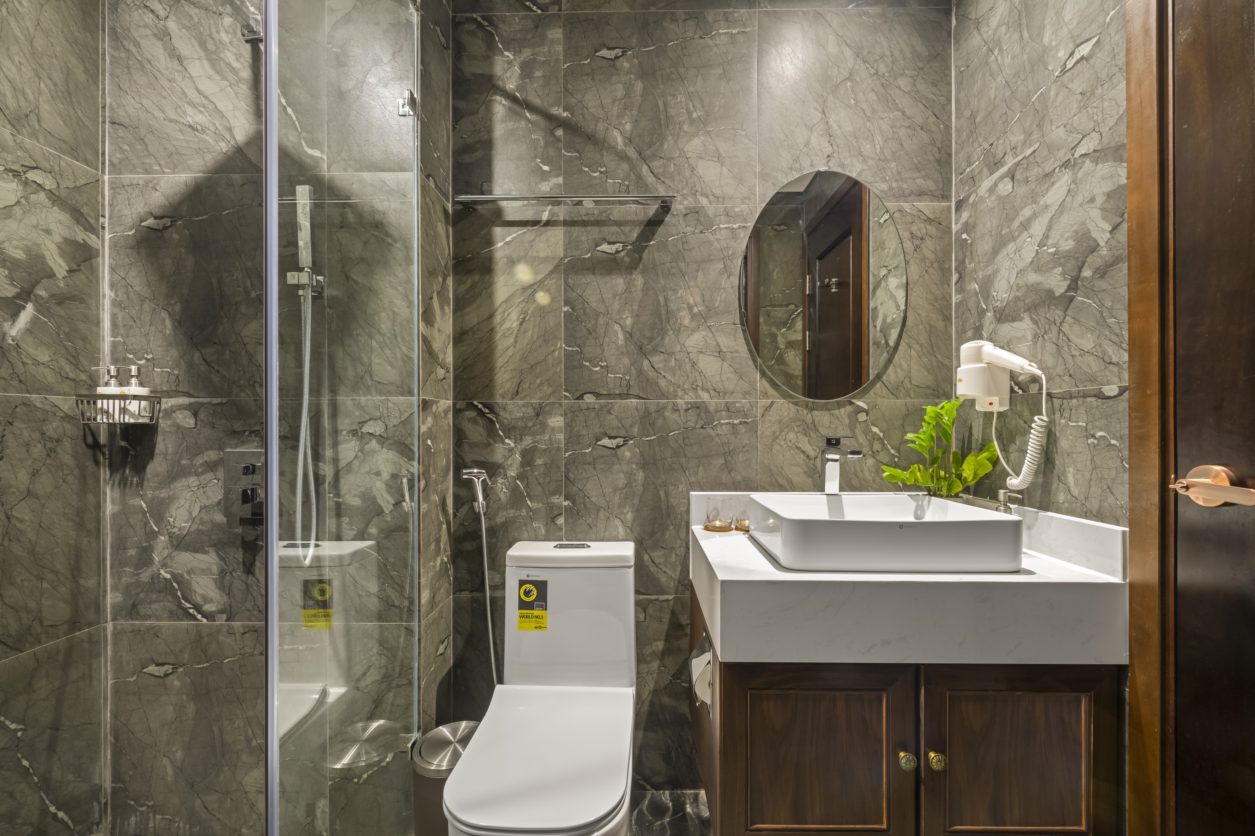 Golden Lotus Luxury Hotel